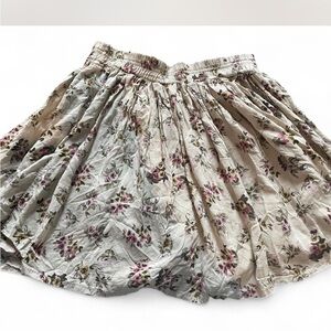 Brandy Melville Floral Skirt with Elastic Waistband in size 2